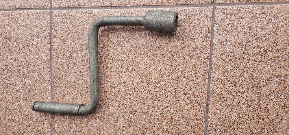 Stary klucz fajkowy M 16