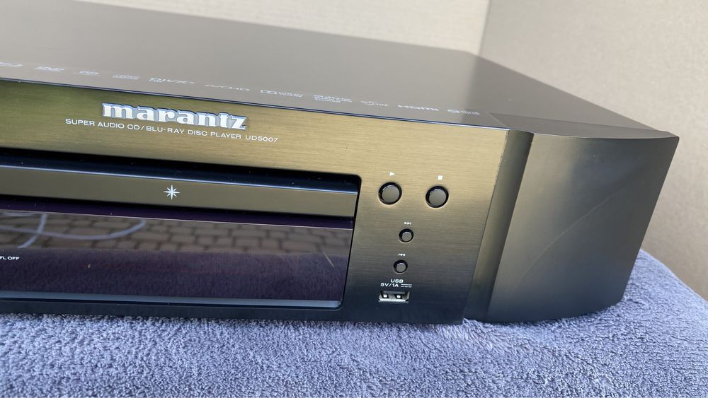 Marantz UD5007, pilot, czarny