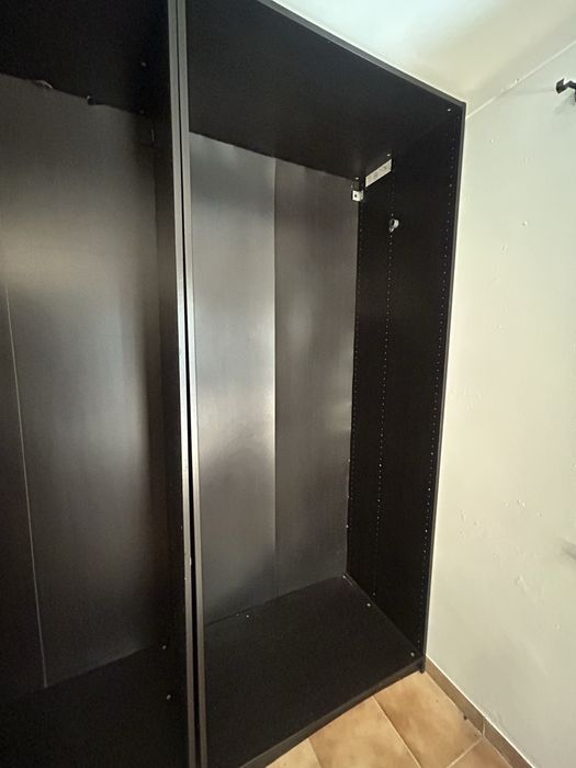 Estrutura PAX: 1 por 2,36 metros em preto