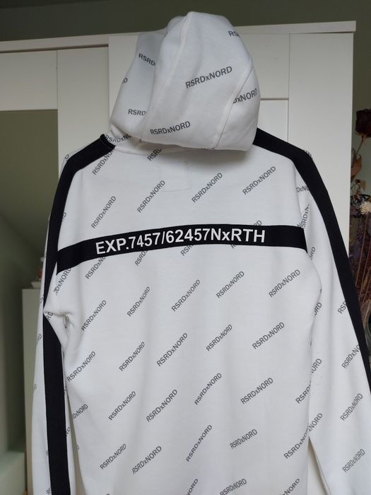 Biała bluza Reserved