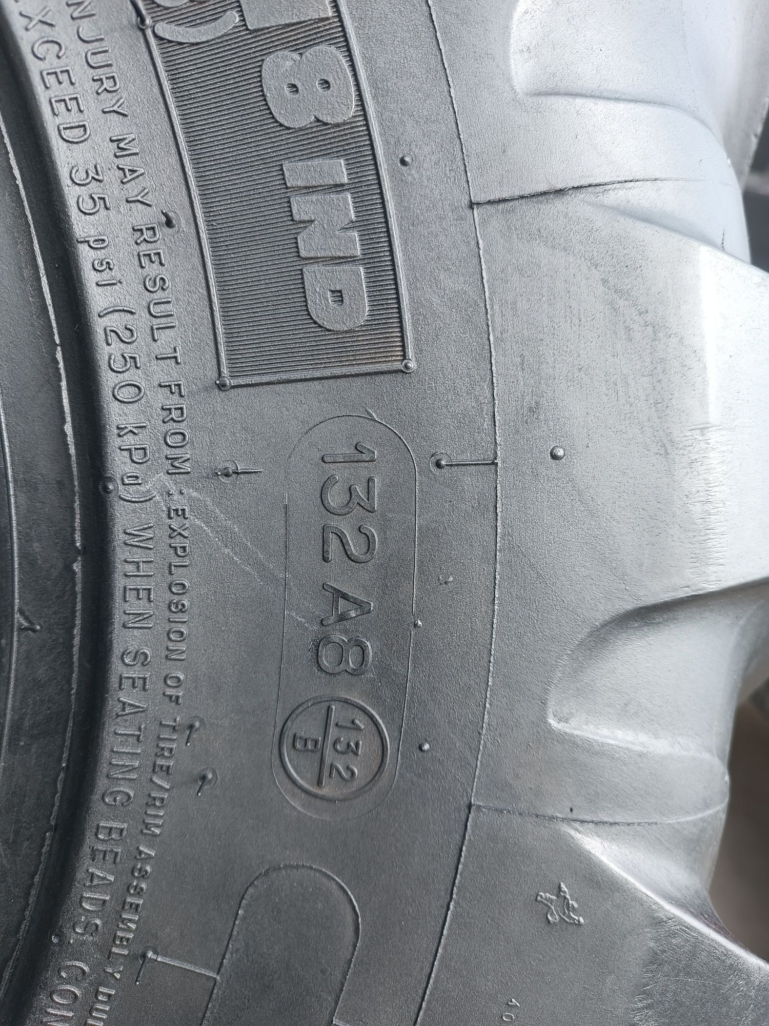 280/80R18 Michelin XMCL  10.5/80R18