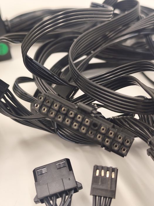 Zasilacz komputerowy ES Gaming 850W 80+ Bronze Active PFC