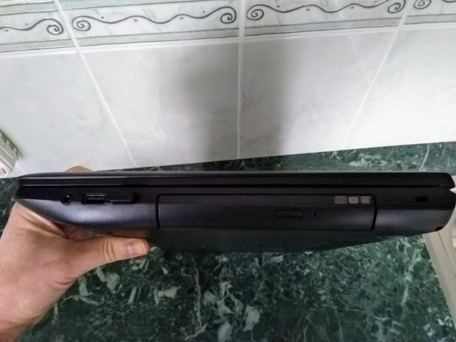 Ноутбук Lenovo G710 з відеокартою NVIDIA 2 Gb + монітор Samsung 24''