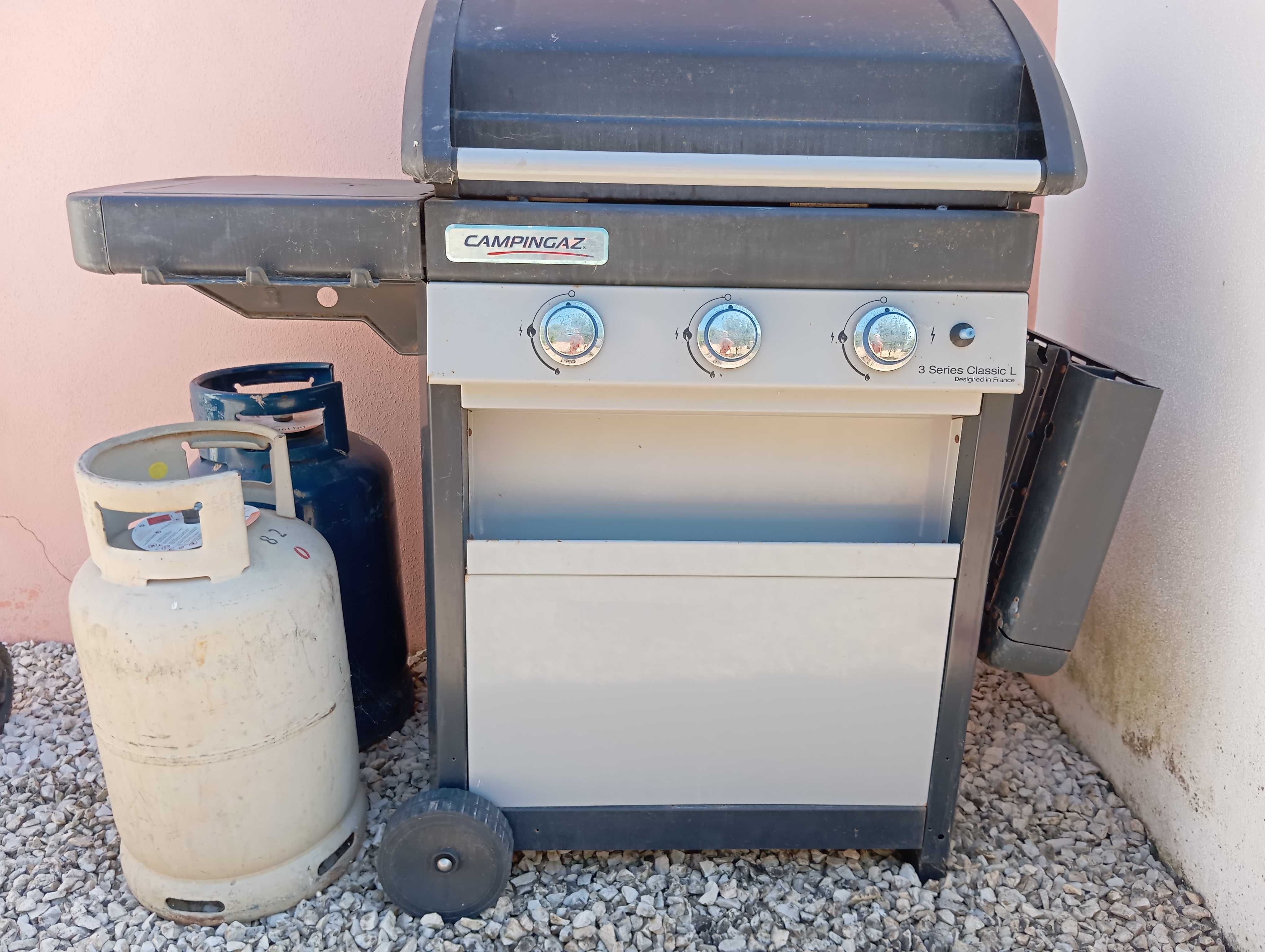 Vende campingaz usado em Albufeira. + 2 garrafas de gás