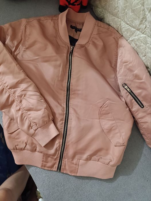 Жіноча курточка-бомпер