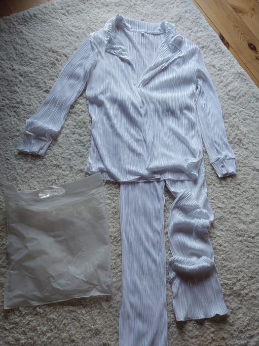 Піжама новенька біла
