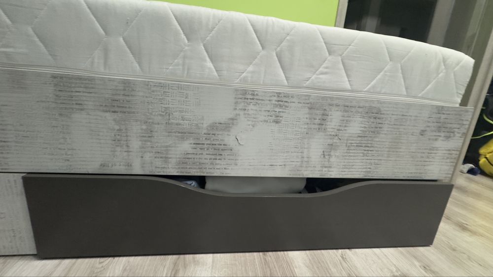 Łóżko młodzieżowe na sprzedaż +Materac cena do negocjacji