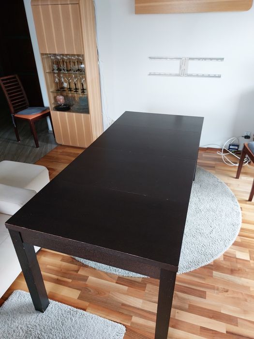 Sprzedam stół drewniany + 4 krzesła drewniane