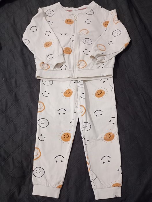 Komplet dresowy dziewczęcy