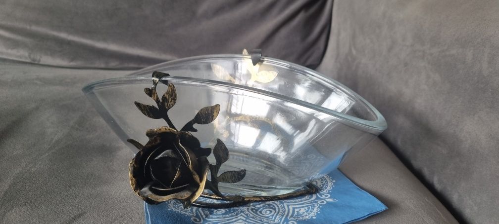 Miska z grubego szkła z metalowa róża