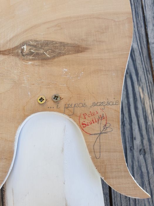 Anioły z drewna przynoszące szczęście