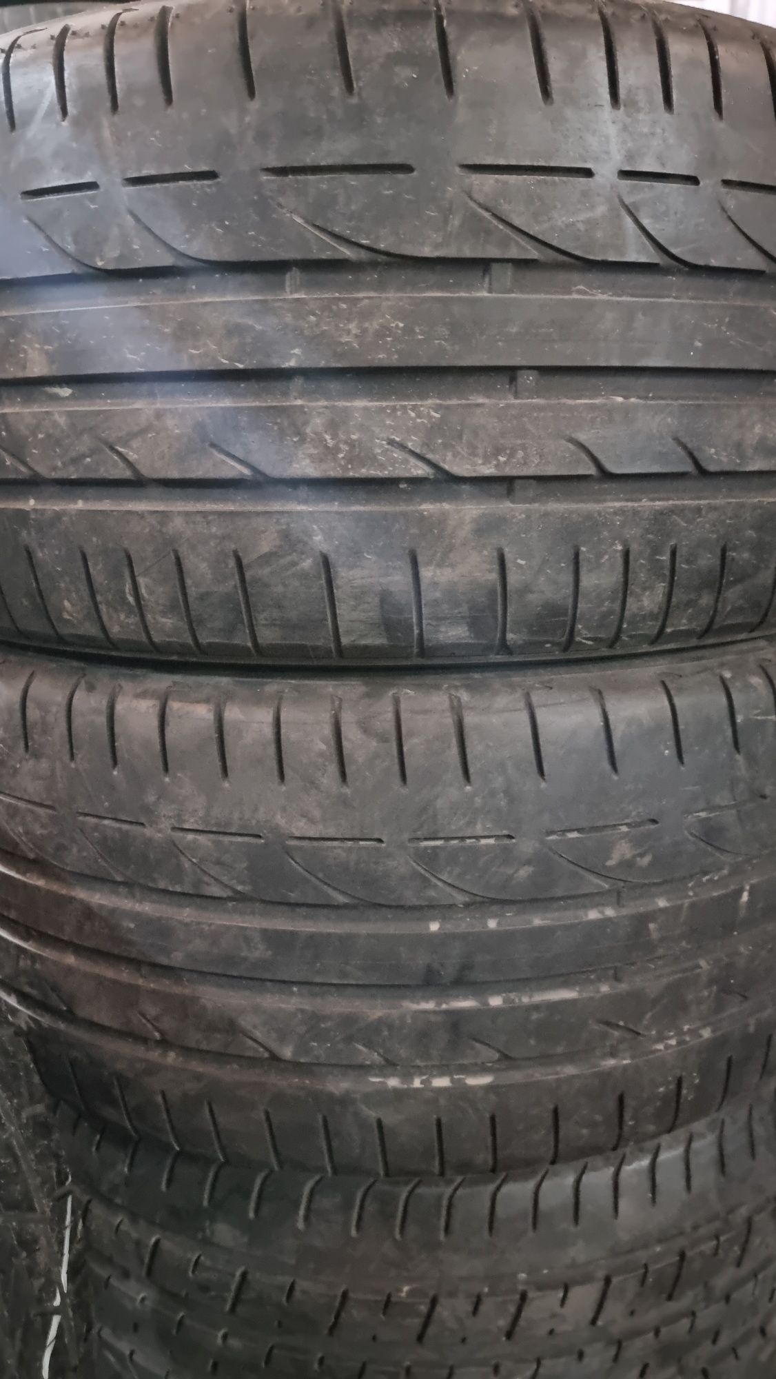 255/35 R19 Bridgestone