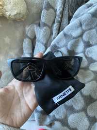 Czarne okulary Arnette