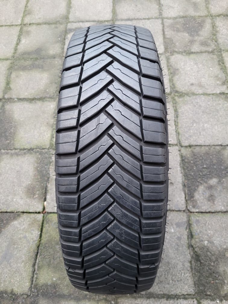 Michelin Agilis Crossclimate 215.75.16C 116/114R 1szt