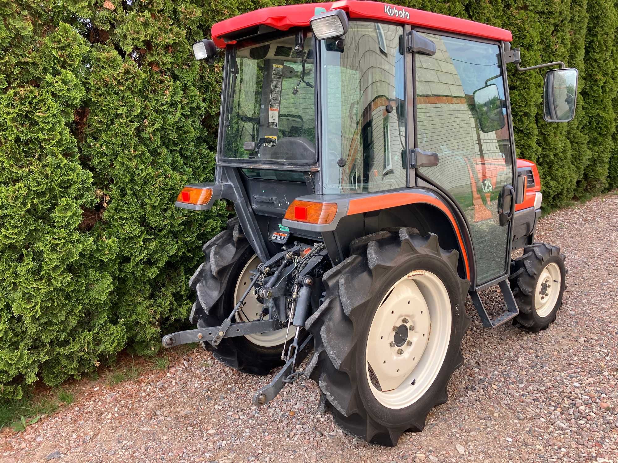Mini Traktor Japoński Kubota KL25 Kabina Ogrodniczy Sadowniczy Ciągnik