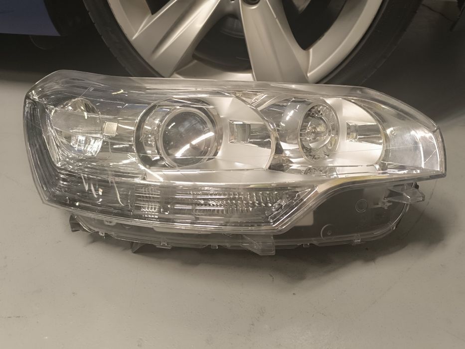 Farol ótica direita citroen c5