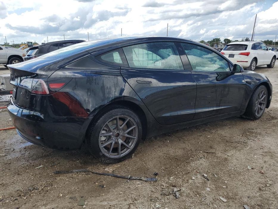 Tesla Model 3 RWD, 2022