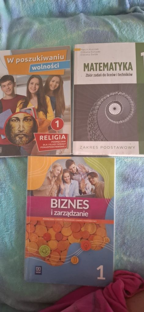 Podręczniki edb  zbór zadań mat i religia klasa 1