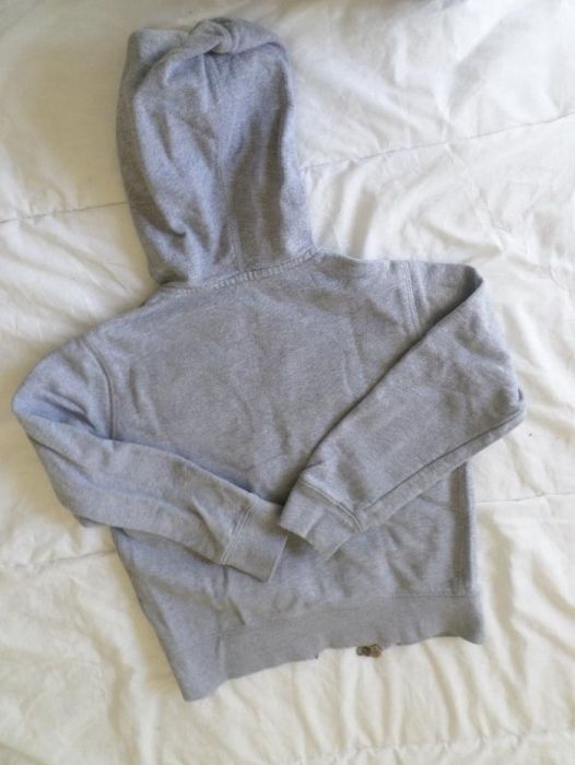 Casaco cinza com capuz Sisley