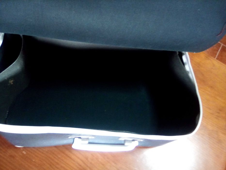 Mala viagem vintage e pequena