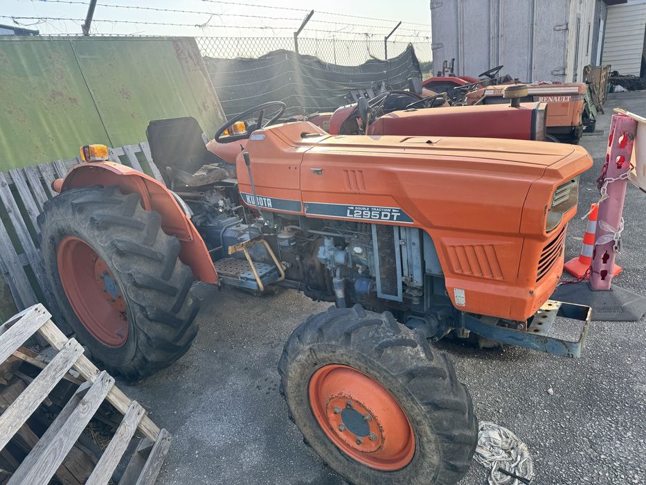 Trator Kubota 295
