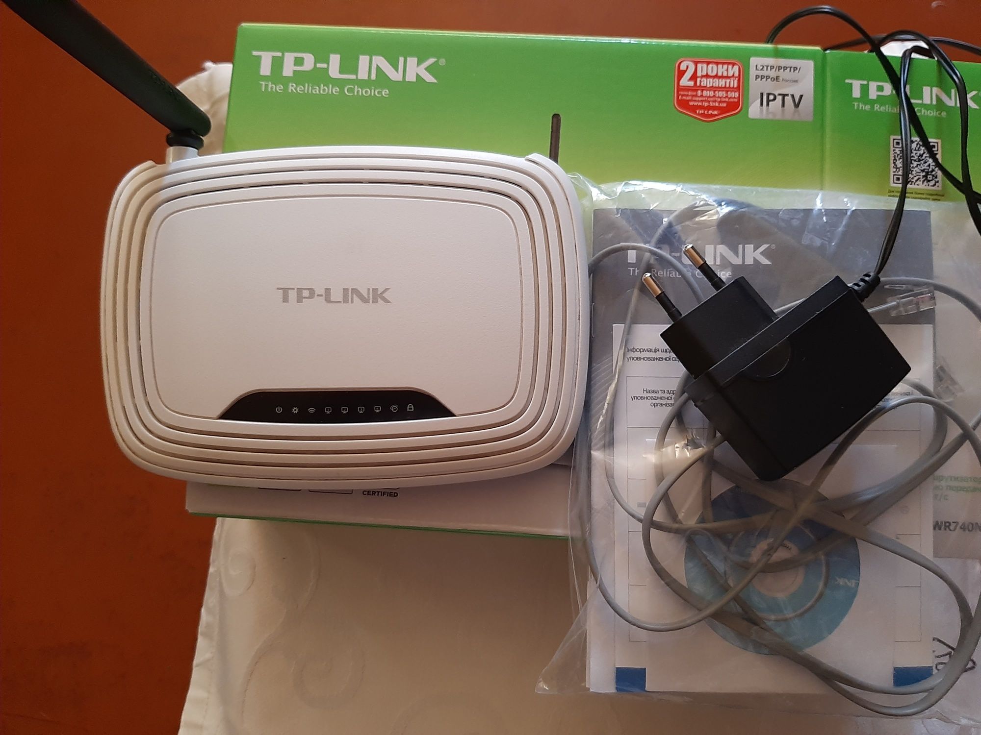Продам роутер б/у TP-LINK модель TL-WR740N  рабочий в хорошем состояни