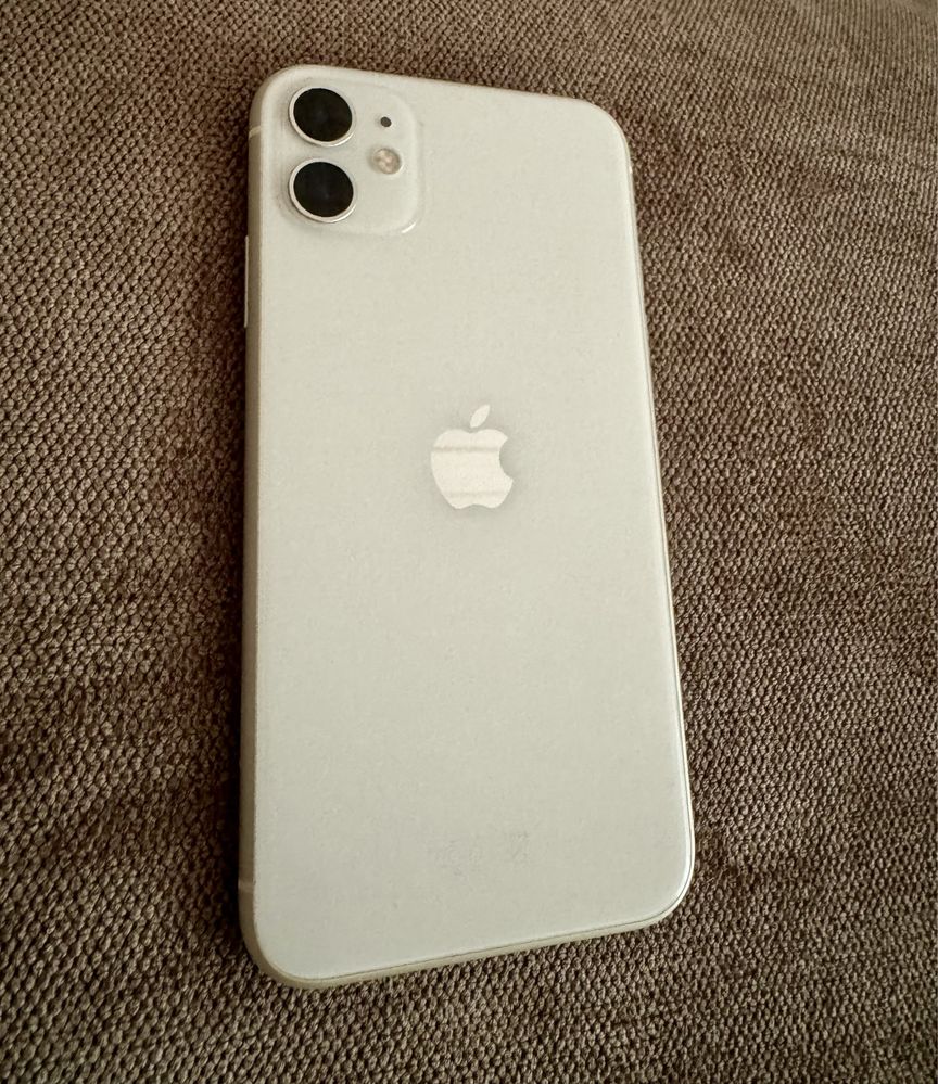 Iphone 11 biały 64 GB + case MagSafe