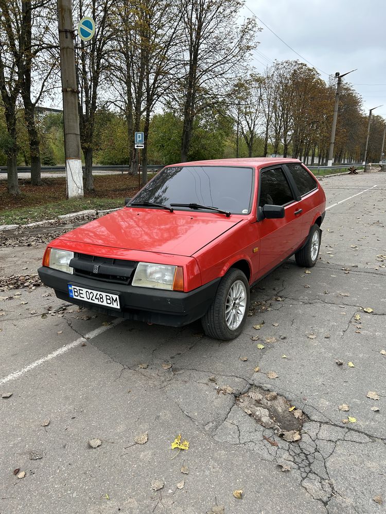 Автомобіль Ваз 2108