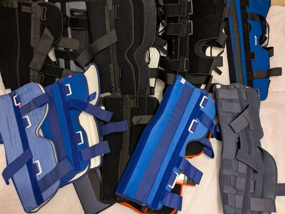 Тутор ортопедичний на коліно, 0° жорстка фіксація, гіпс

Жорсткий о