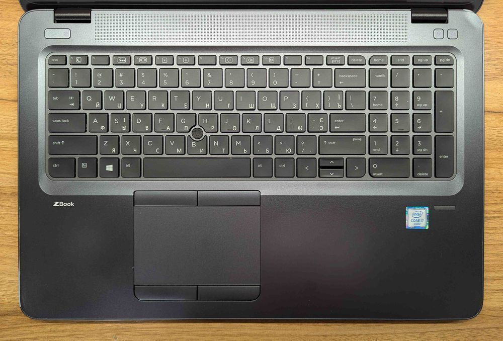 3392/HP zBook 15U G3/15,6"/I7-6500U/256GB SSD/RAM 8GB/AMD FirePro W419