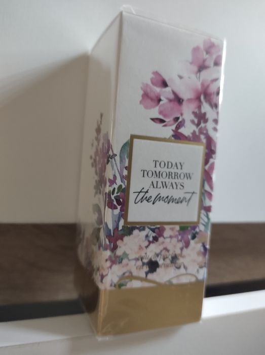 Woda perfumowana Avon TTA The Moment UNIKAT
