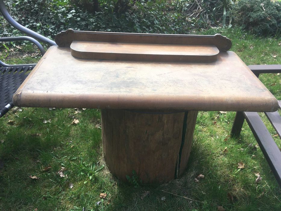 Stary drewniany element - przyszłe biurko?