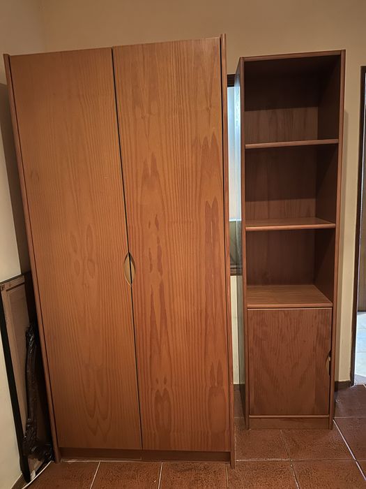 Roupeiro em bom estado