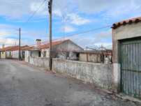 Moradia independente à VENDA na R. dos Ferreiros, 14, ALMEIDA