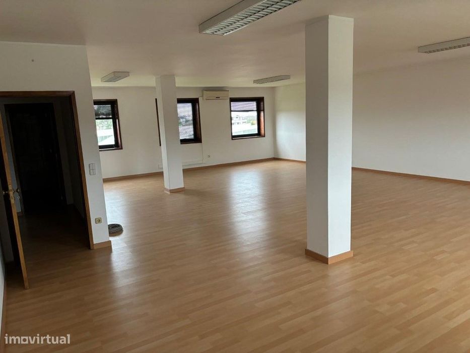Escritório com 2 frentes Perto de Ikea Matosinhos
