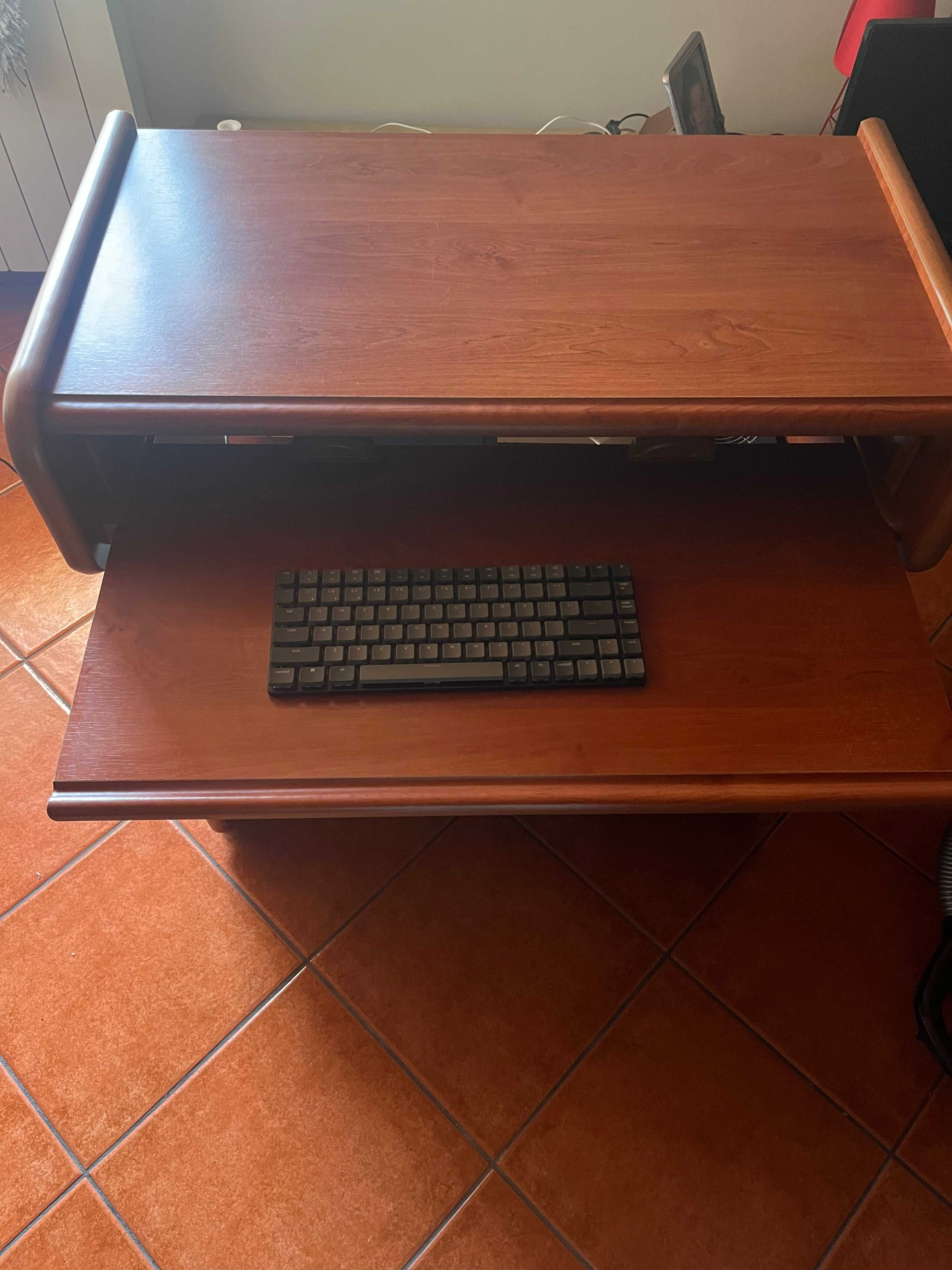 Mesa para computador