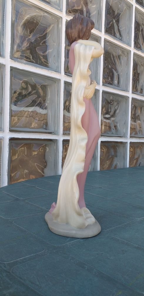 Estatueta de porcelana