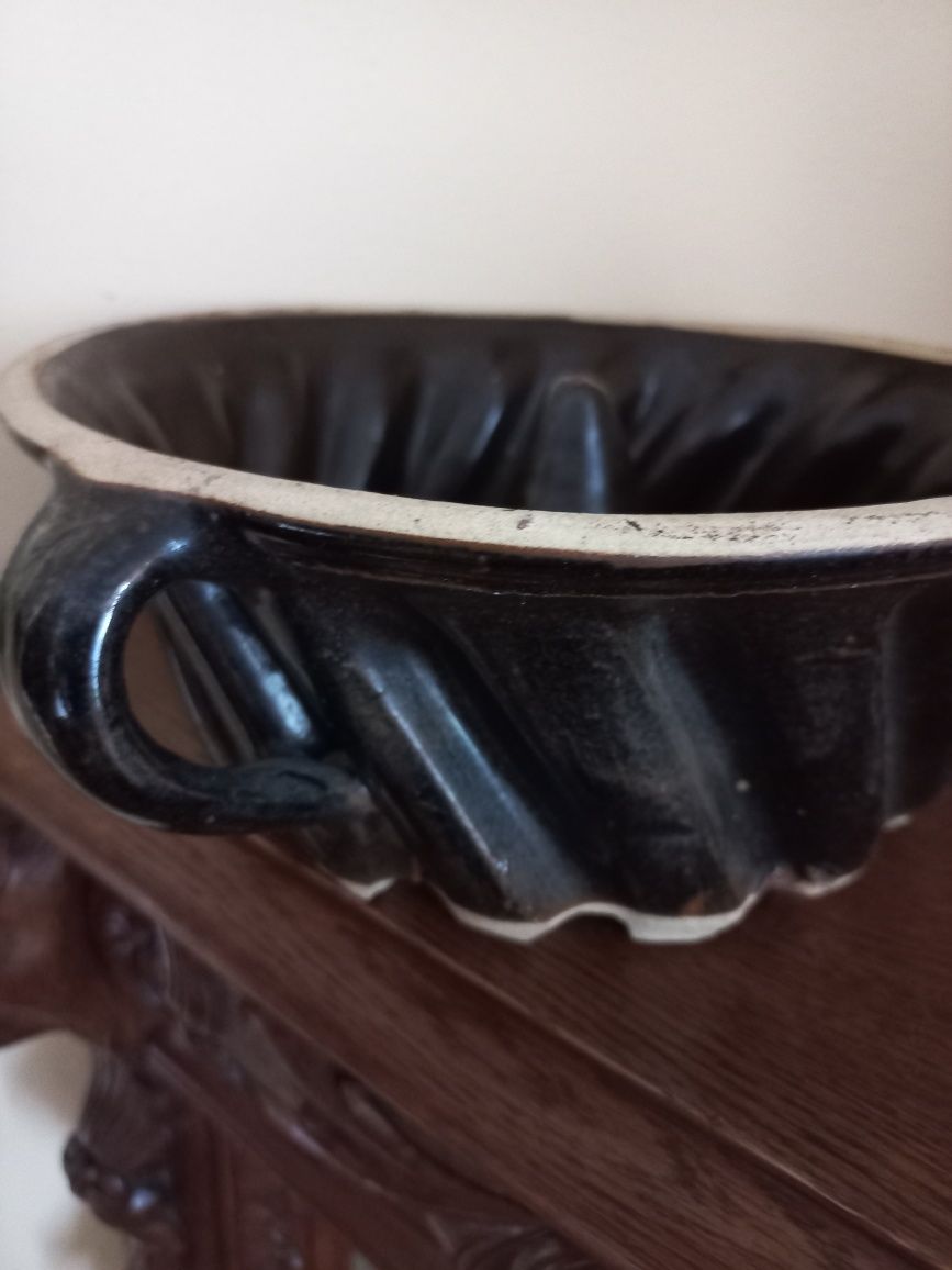 Stara ceramiczna foremka (forma) na babkę