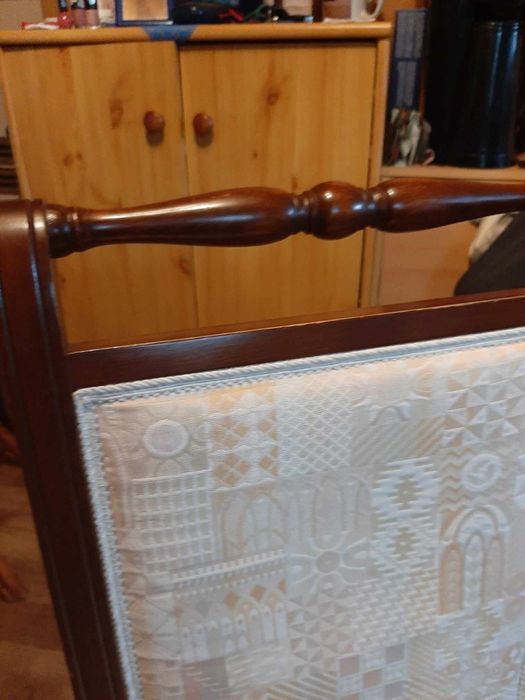 6 krzeseł drewniane i tapicerowane