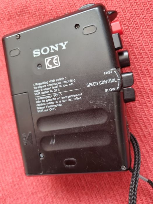 Magnetofon SONY gra nagrywa przewija STAN BD