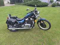 Suzuki Intruder vs 800
