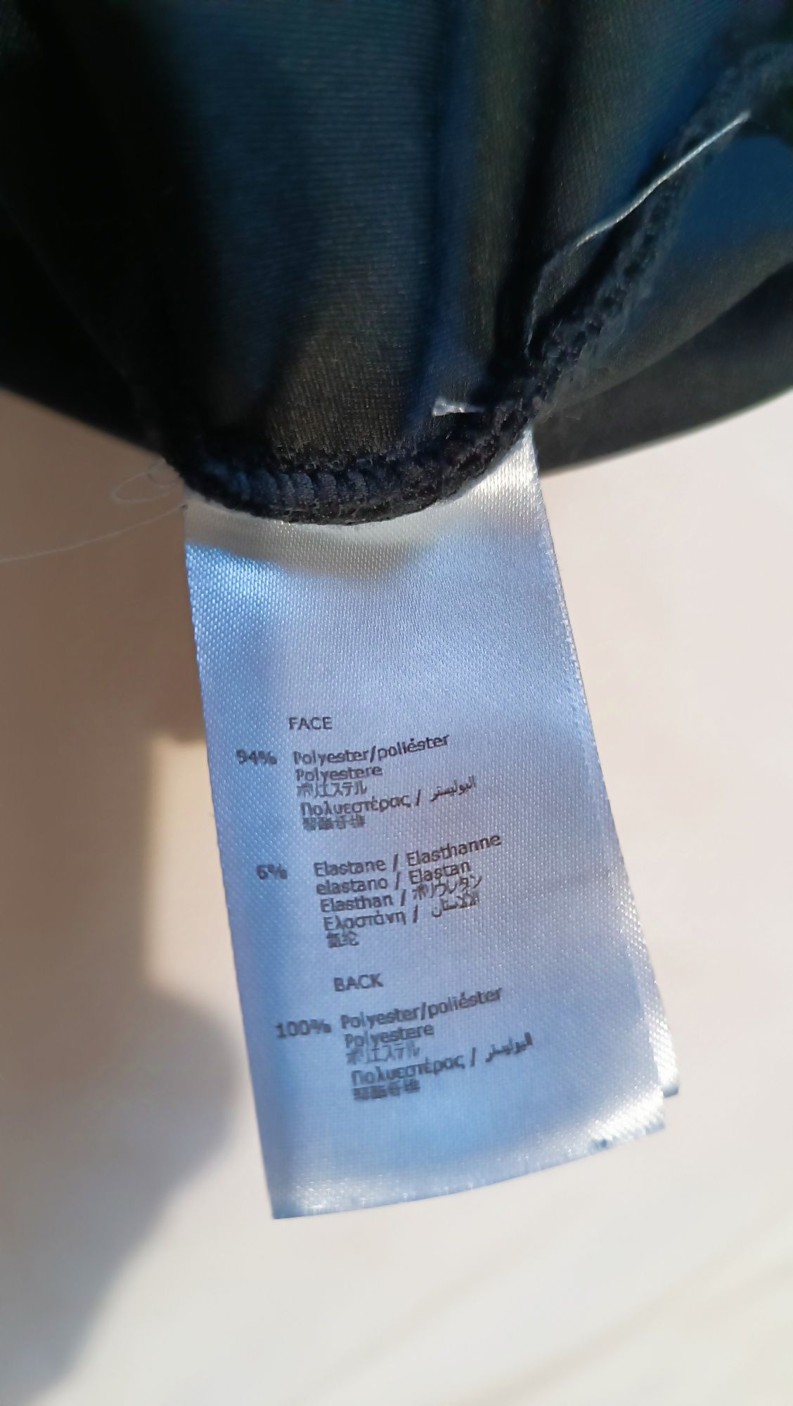 Vestido preto quentinho da DKNY. 8 Anos