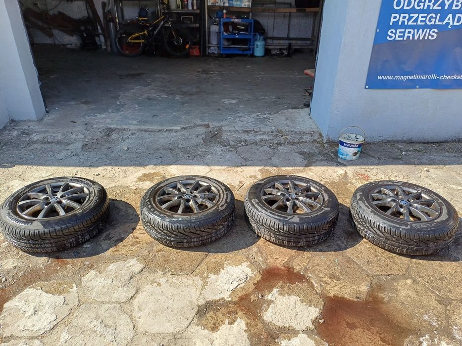 Opony z felgami 4 sztuki