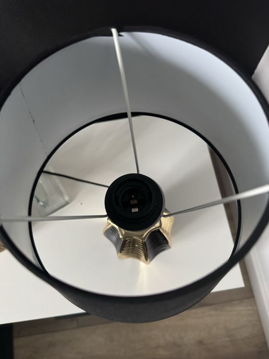 Lampa stołowa czarno-złota Agata