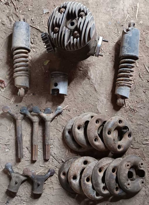 Продам запчастини до  моторолера Муравя