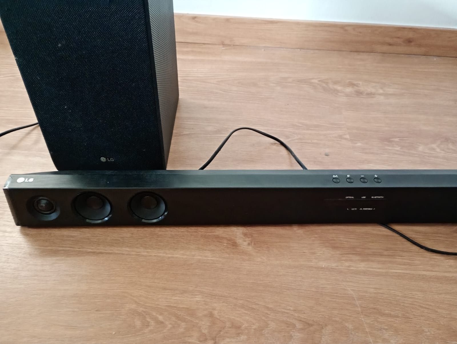 Vendo sound bar .
