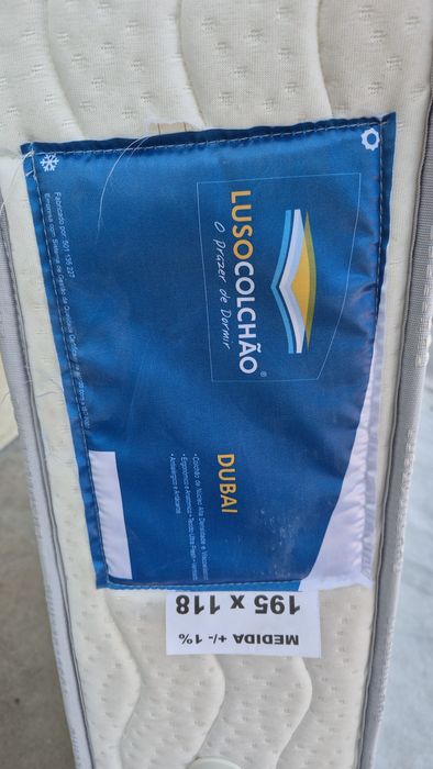 Colchão com estrado