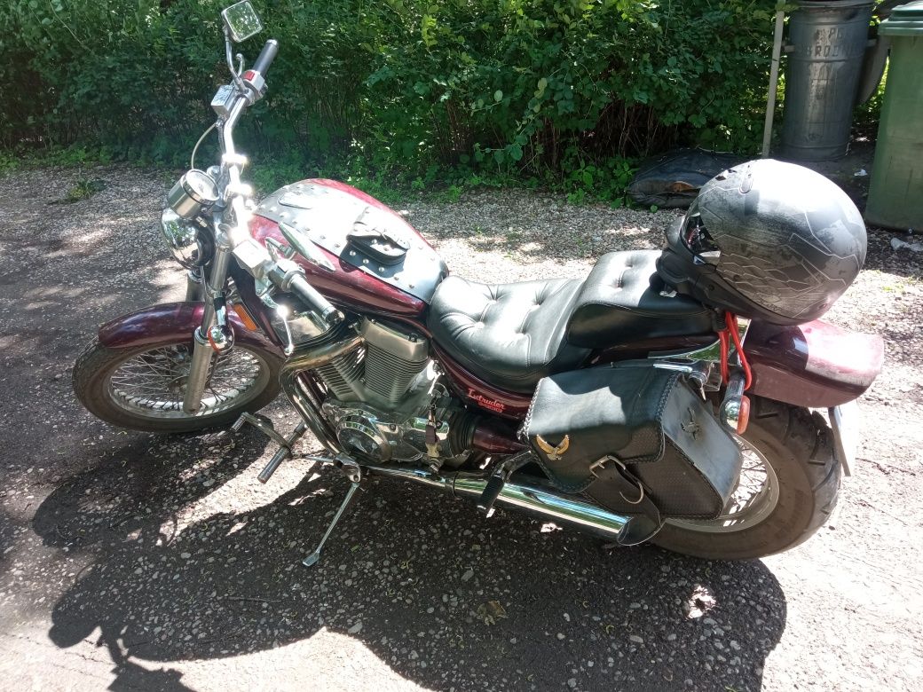 Suzuki vs 1400 INTRUDER