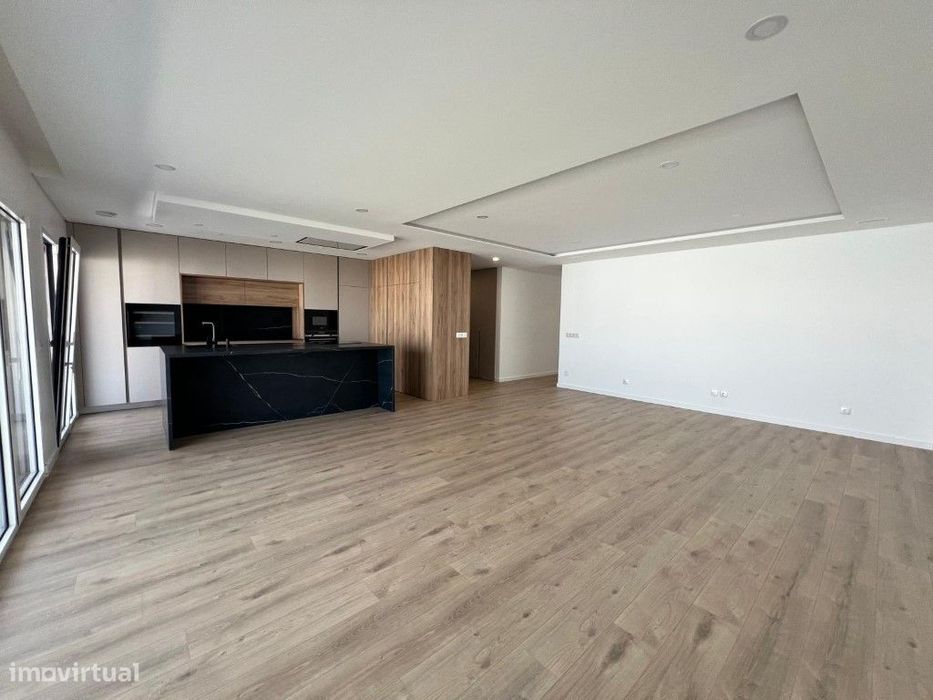 Apartamento t4 Novo com garagem Montijo