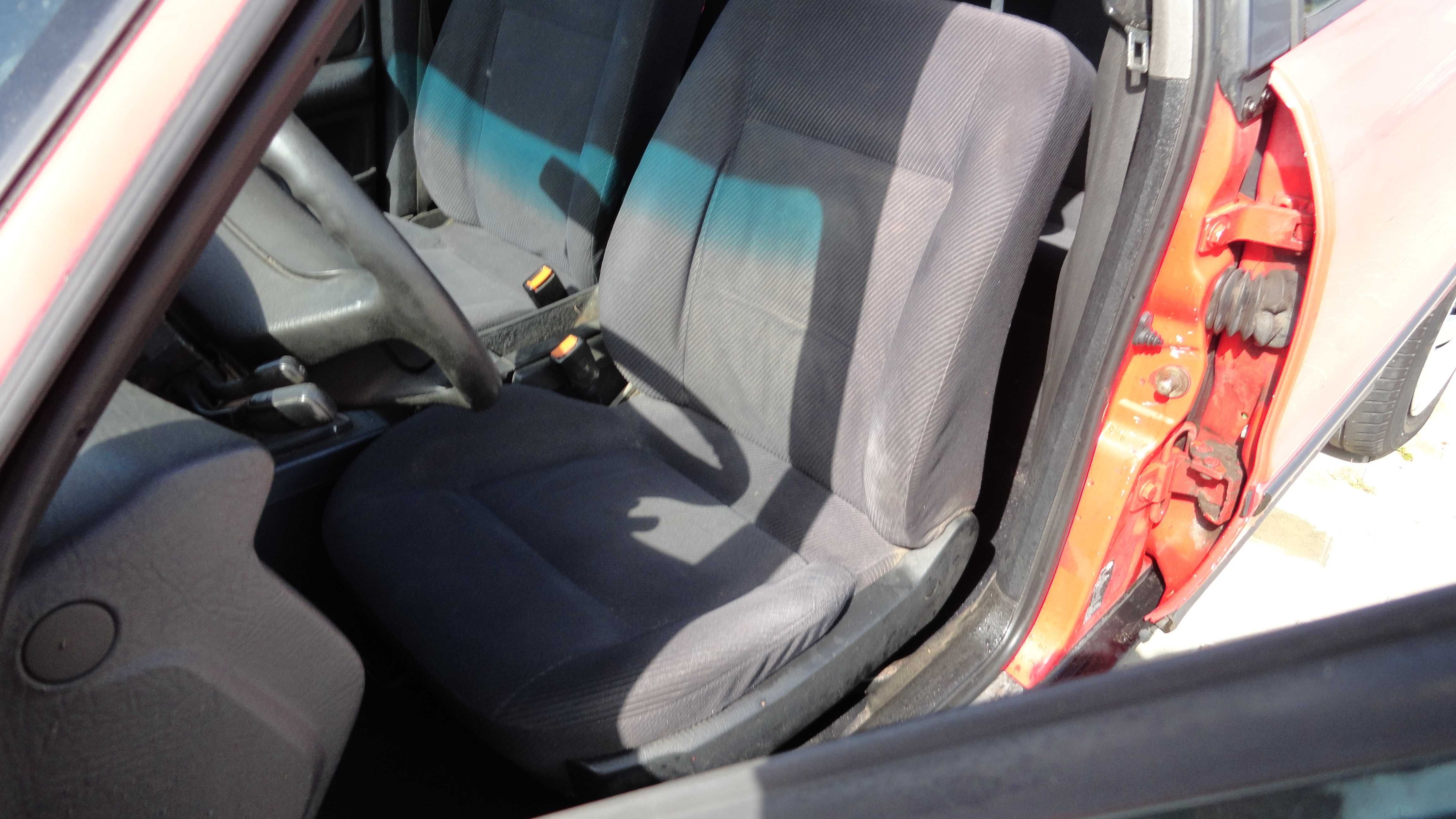 AUDI 80 B4 Na Części 1,9 TDI na Części Sedan rok 94 TDI